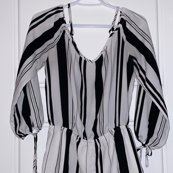 Romper - Picture 2 of 3